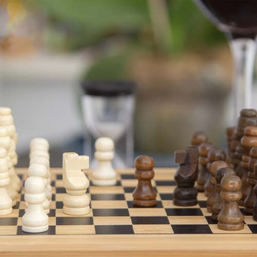 Set de vinos con juegos de ajedrez Chessy