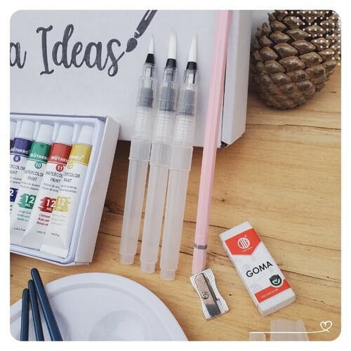 Kit de pinturas con acuarelas